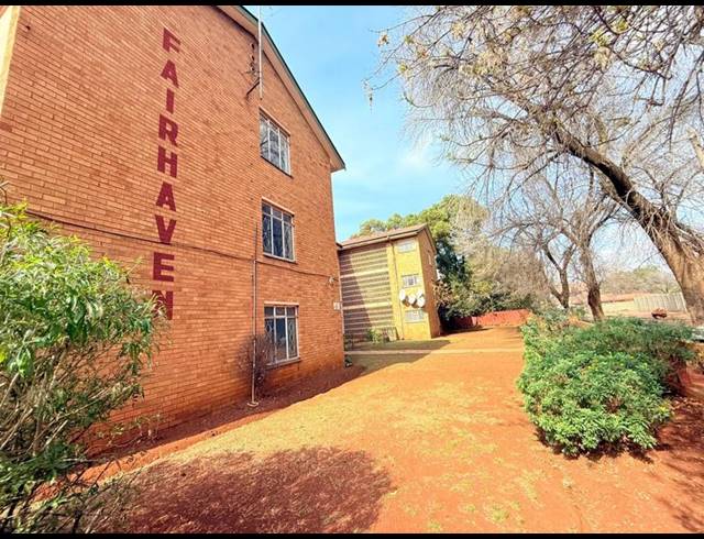 3 BEDROOM APARTMENT FOR SALE IN VANDERBIJLPARK CW 1